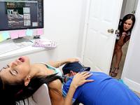 2 Mujeres 1 Hombre (MMH)